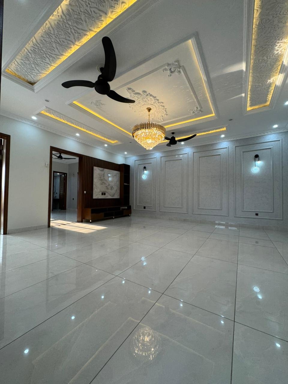 10 Marla House with Basement for Sale in Sector F Bahria Town Lahore