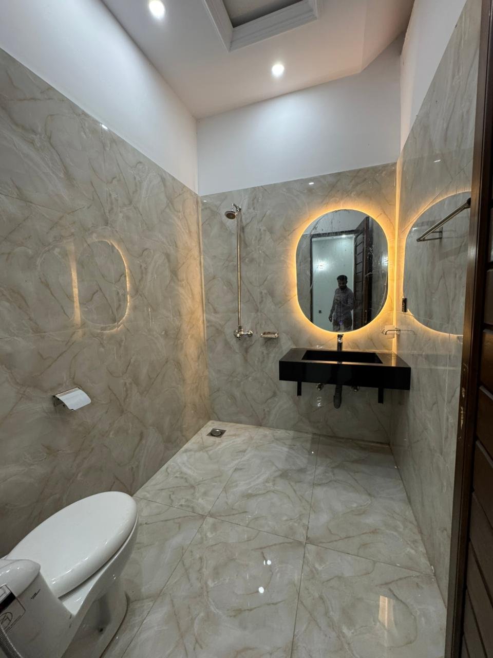 10 Marla House with Basement for Sale in Sector F Bahria Town Lahore