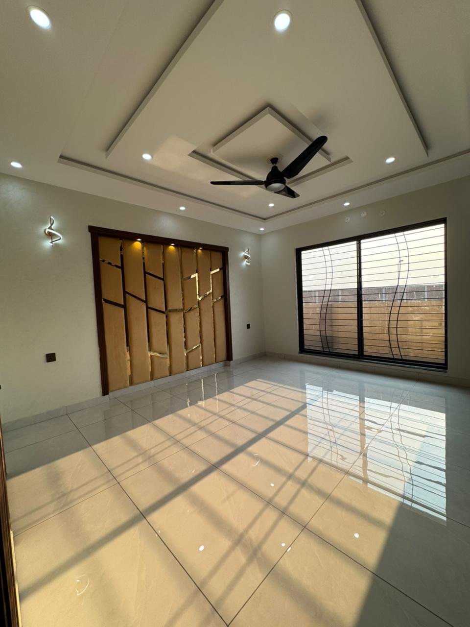 10 Marla House with Basement for Sale in Sector F Bahria Town Lahore