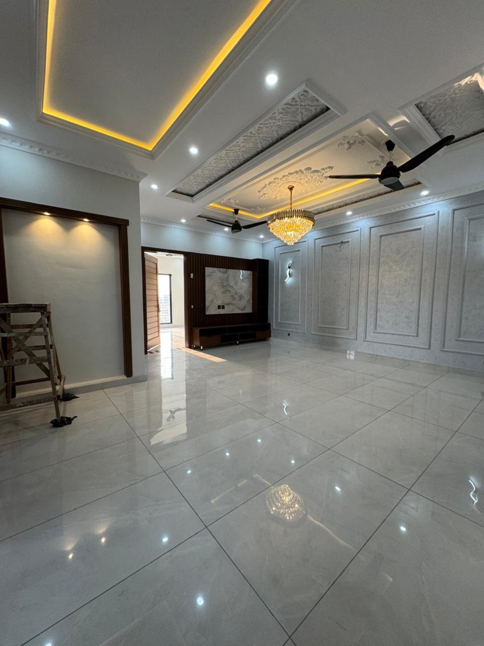 10 Marla House with Basement for Sale in Sector F Bahria Town Lahore