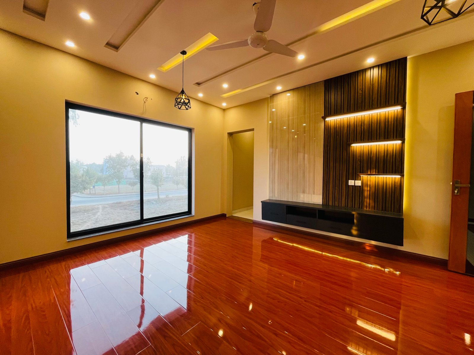 1 Kanal House for Sale in Tipu Sultan Block Bahria Town Lahore