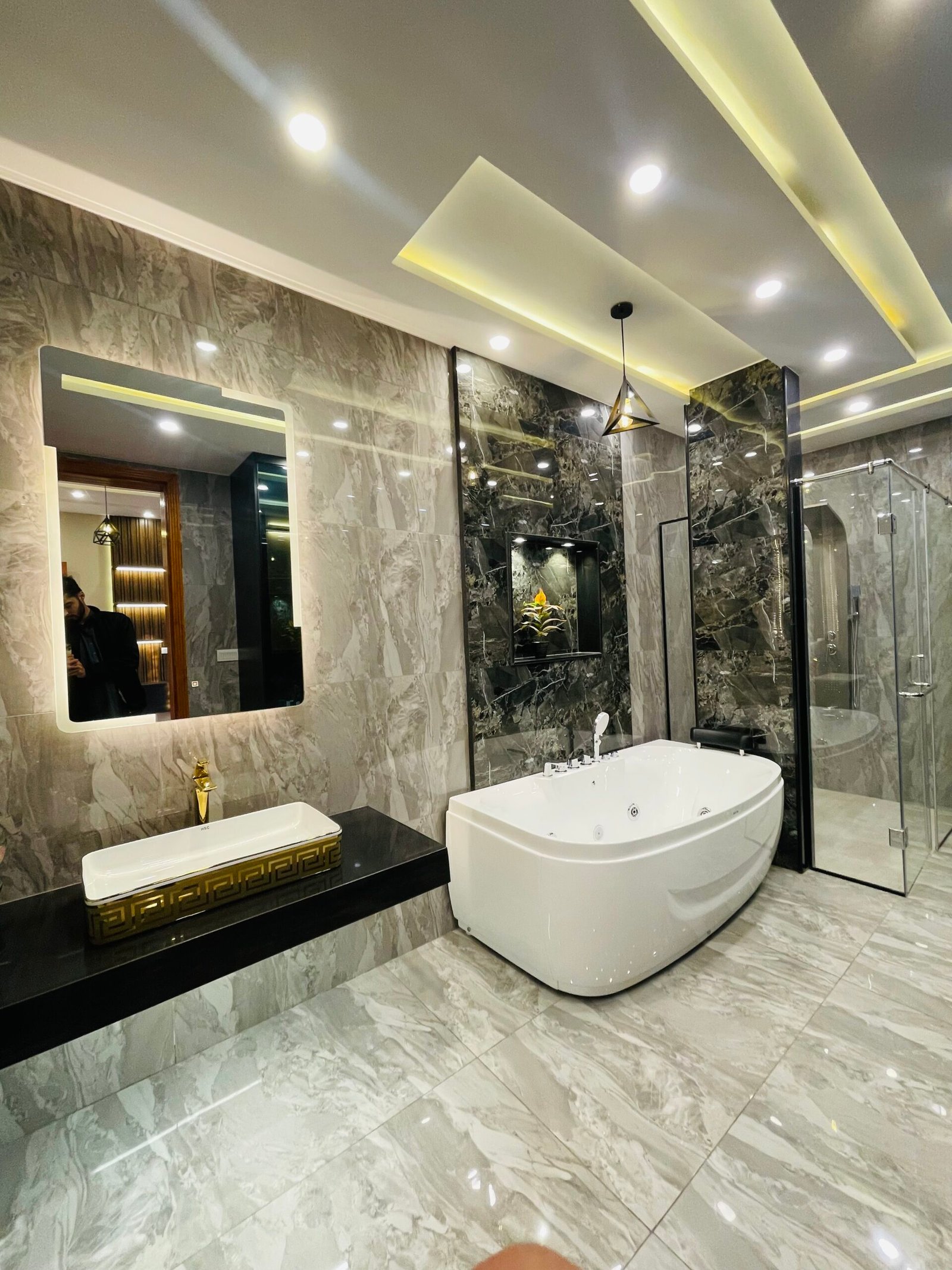 1 Kanal House for Sale in Tipu Sultan Block Bahria Town Lahore