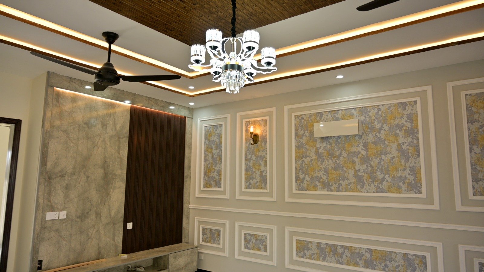 10 Marla House for Sale in Bahria Town Lahore