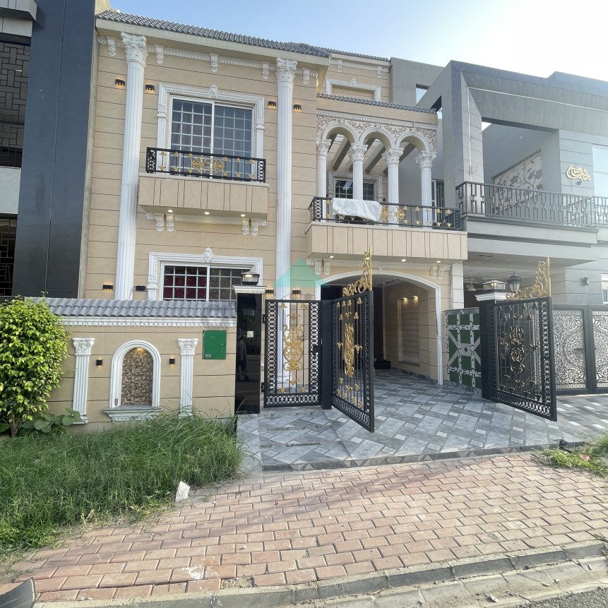 5 Marla ultra Modern design House for sale in Bahria Town Lahore