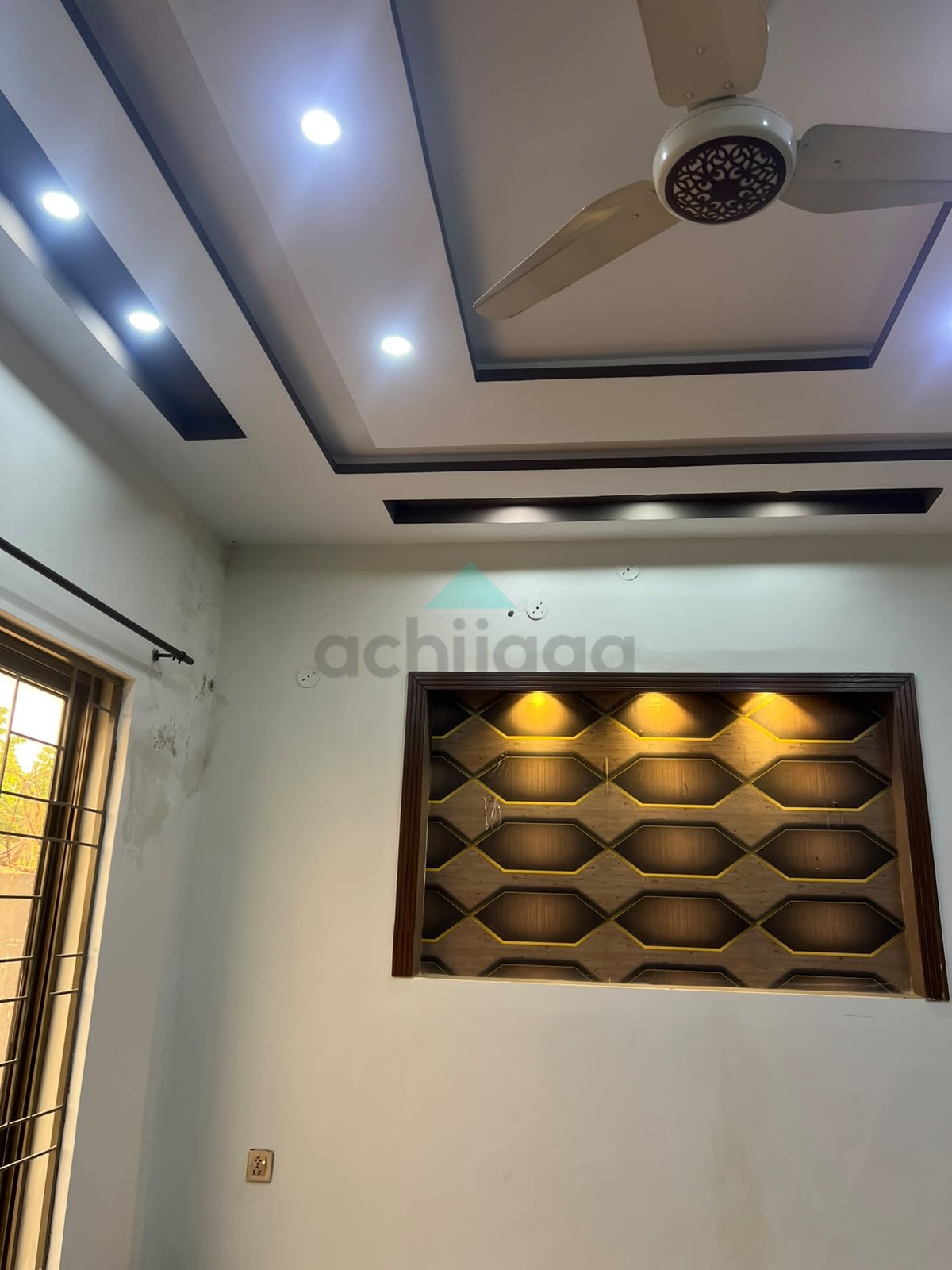 10 Marla Like New House For Sale in Sector F Bahria Town Lahore