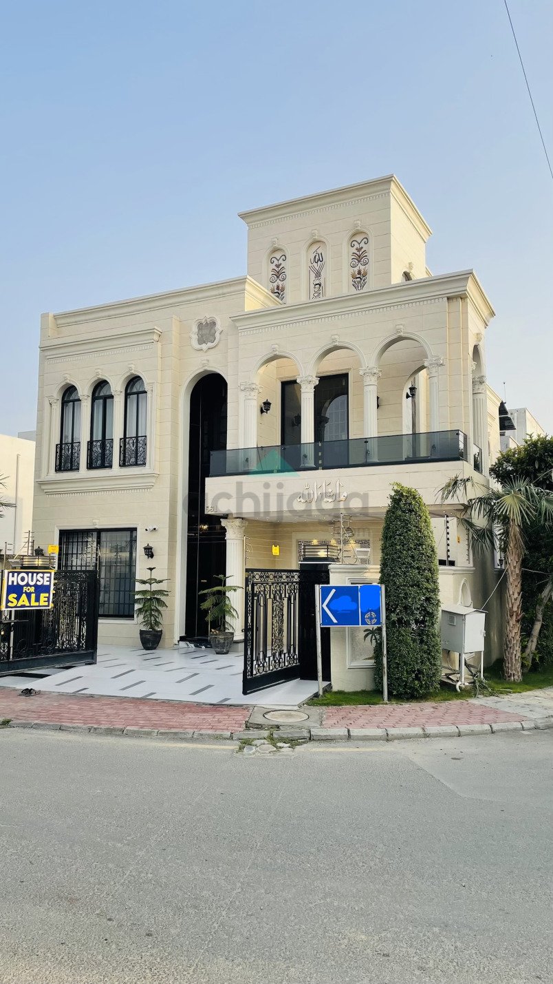 10 Marla Brand New House for Sale in Hussain Block Bahria Town Lahore