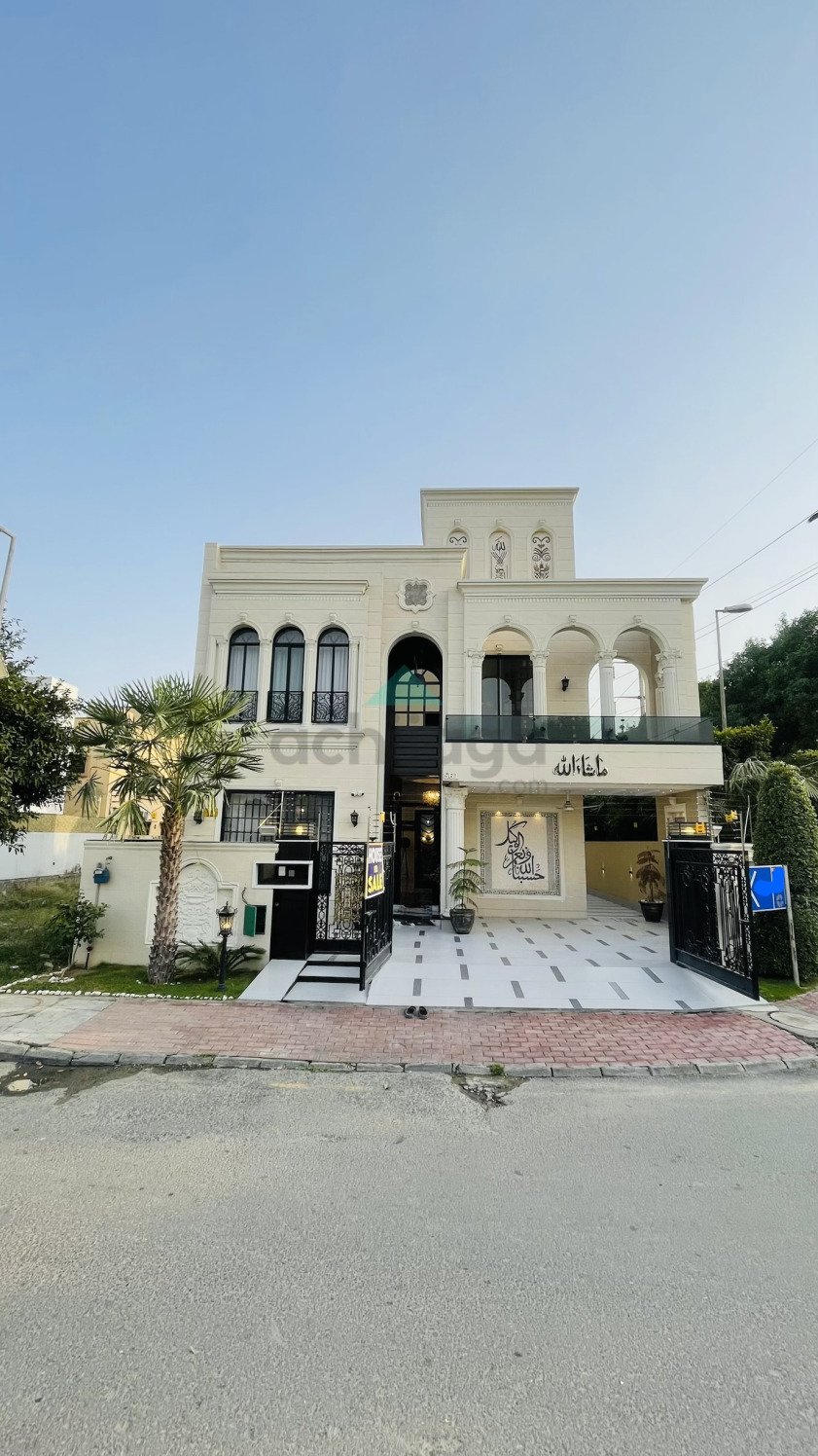 10 Marla Brand New House for Sale in Hussain Block Bahria Town Lahore