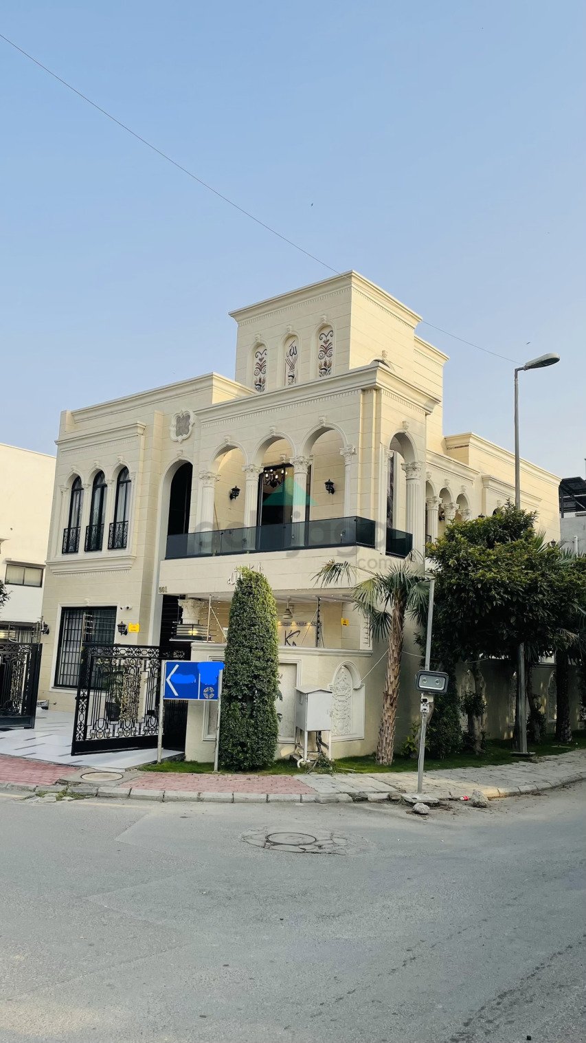 10 Marla Brand New House for Sale in Hussain Block Bahria Town Lahore