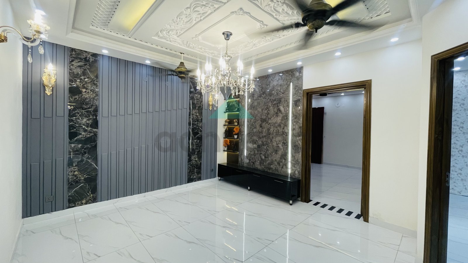 10 Marla Brand New House for Sale in Hussain Block Bahria Town Lahore