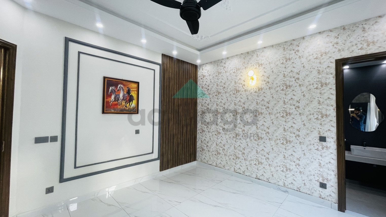 10 Marla Brand New House for Sale in Hussain Block Bahria Town Lahore