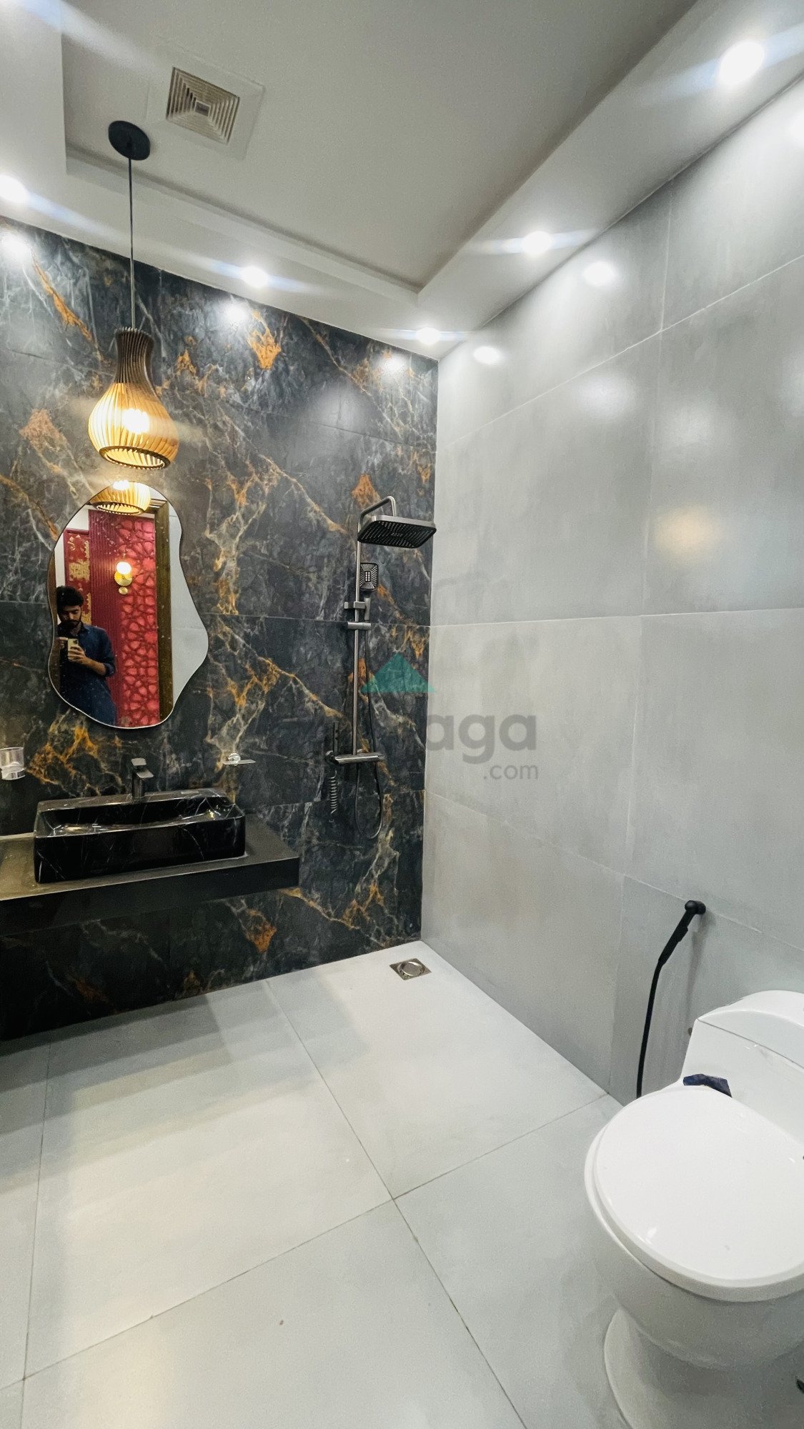 10 Marla Brand New House for Sale in Hussain Block Bahria Town Lahore