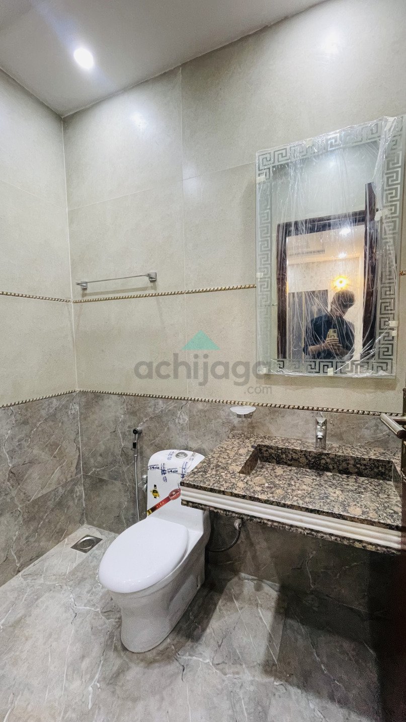 5 Marla Brand new House for Sale in Overseas Block Bahria Town lahore