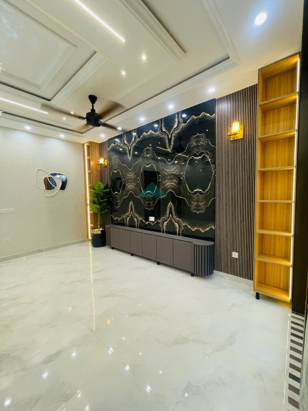 10 Marla semi furnished House for sale In Bahria Town Lahore