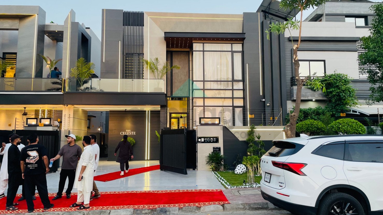 10 Marla Facing Park House For Sale in Sector B Bahria Town lahore