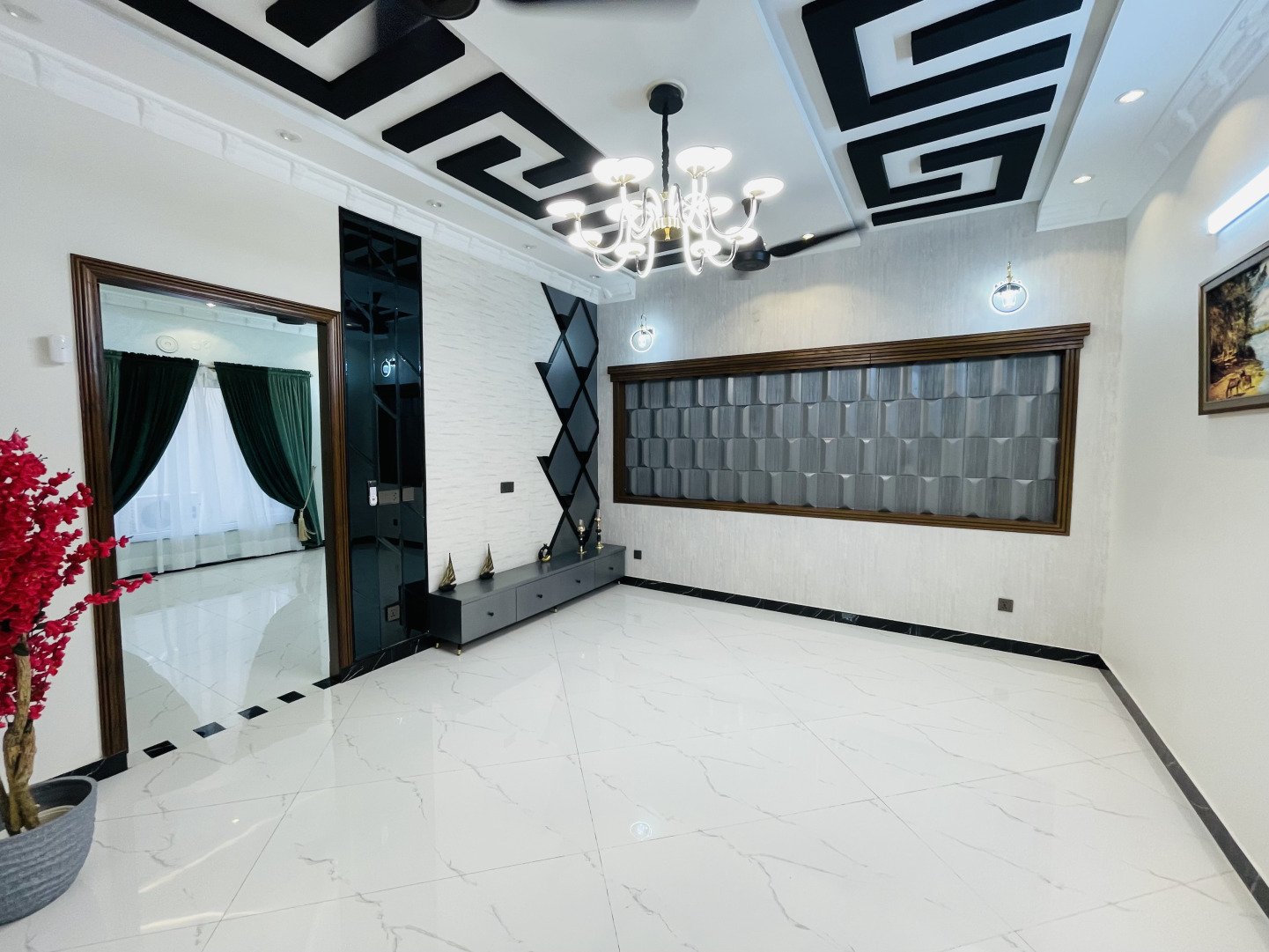 10 Marla House for Sale in Janiper Block Bahria Town Lahore
