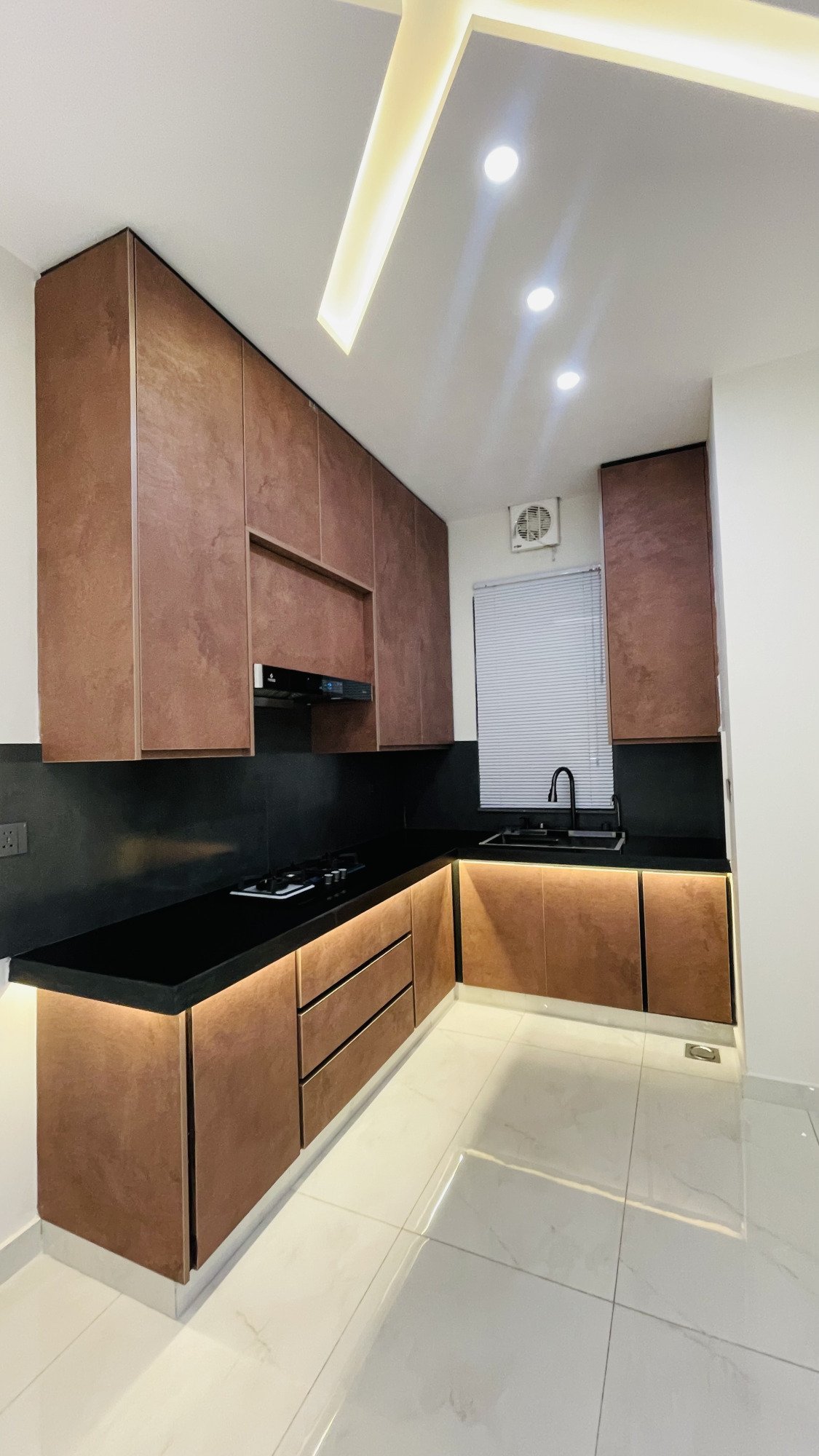 10 Marla House for Sale in Overseas B Block Bahria Town Lahore