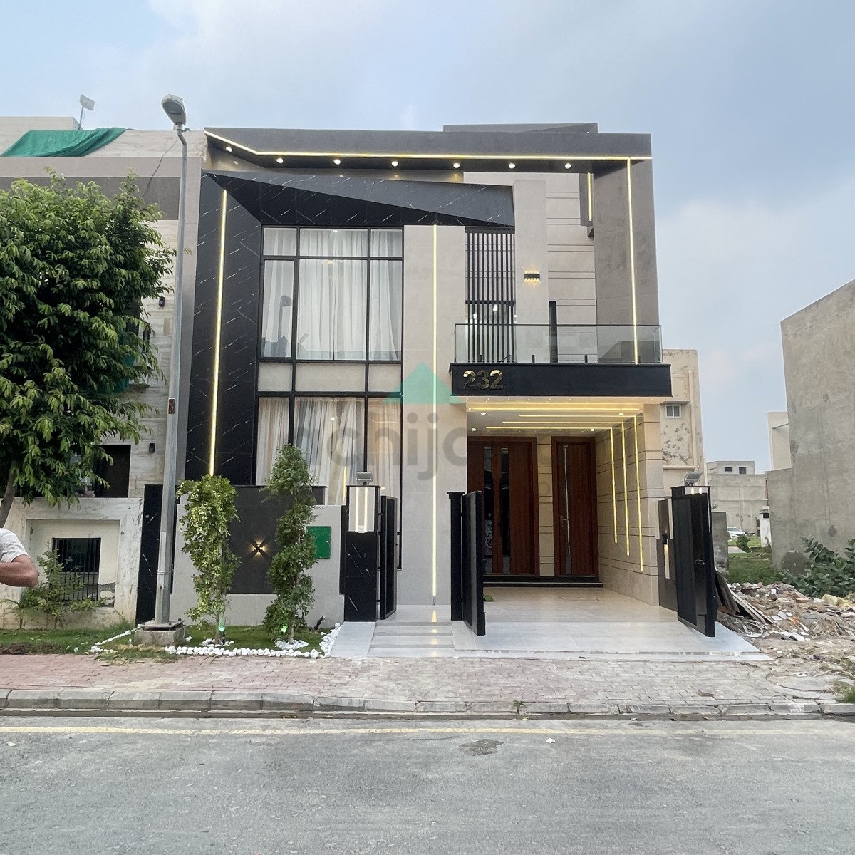5 Marla ultra Modern design House for sale in Bahria Town Lahore