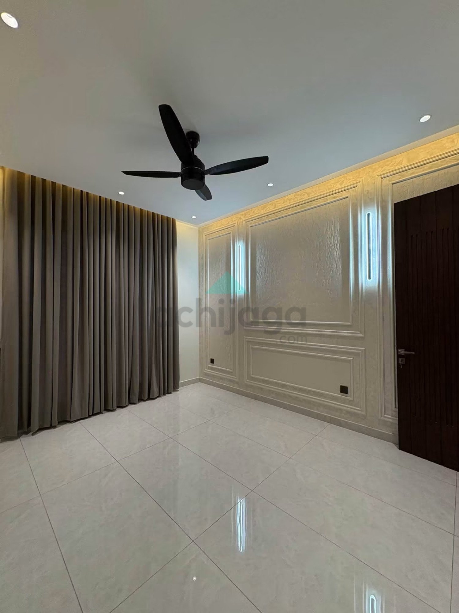 10 Marla ultra Modern Top design House for sale in Bahria Town Lahore