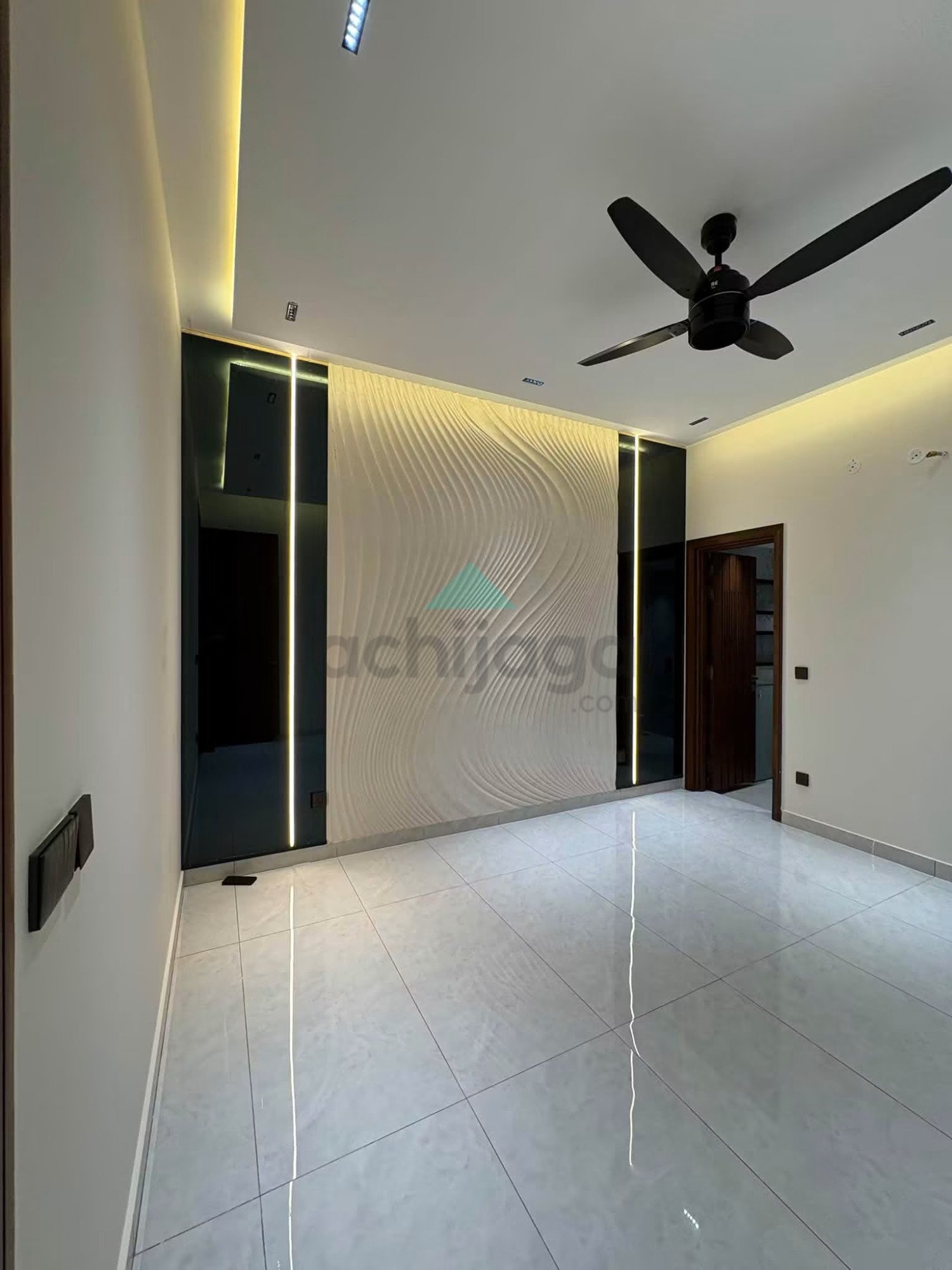 10 Marla ultra Modern Top design House for sale in Bahria Town Lahore