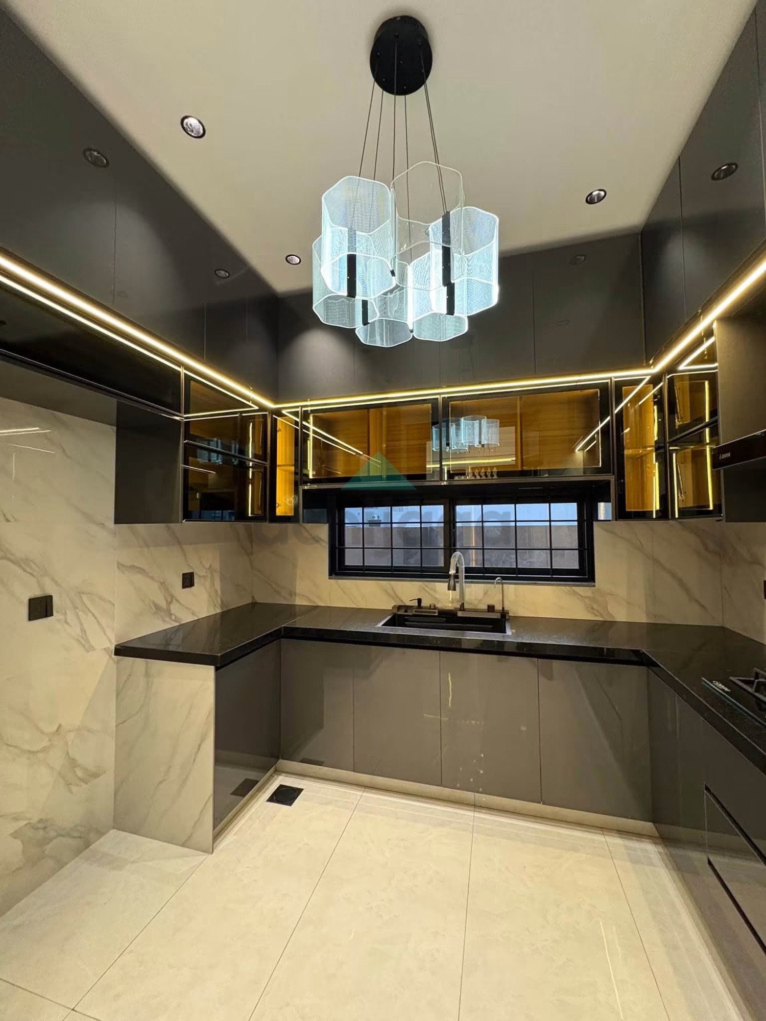 10 Marla ultra Modern Top design House for sale in Bahria Town Lahore