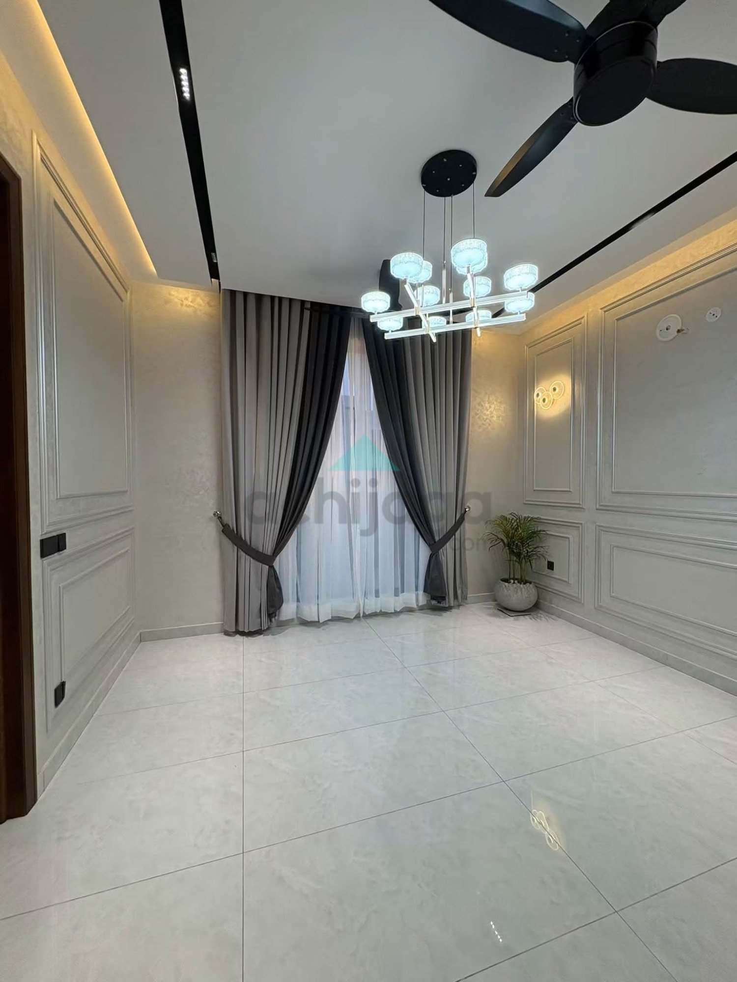 10 Marla ultra Modern Top design House for sale in Bahria Town Lahore