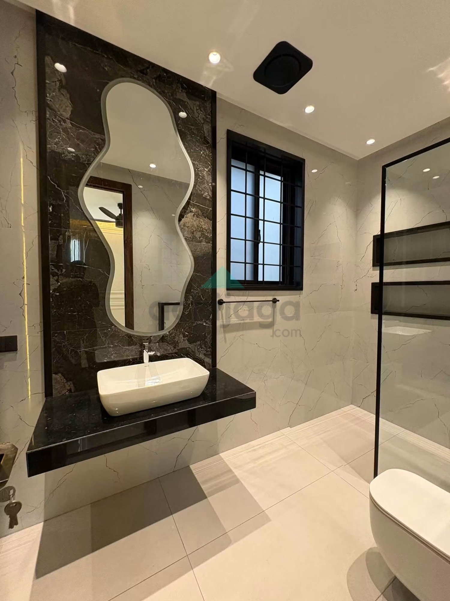 10 Marla ultra Modern Top design House for sale in Bahria Town Lahore