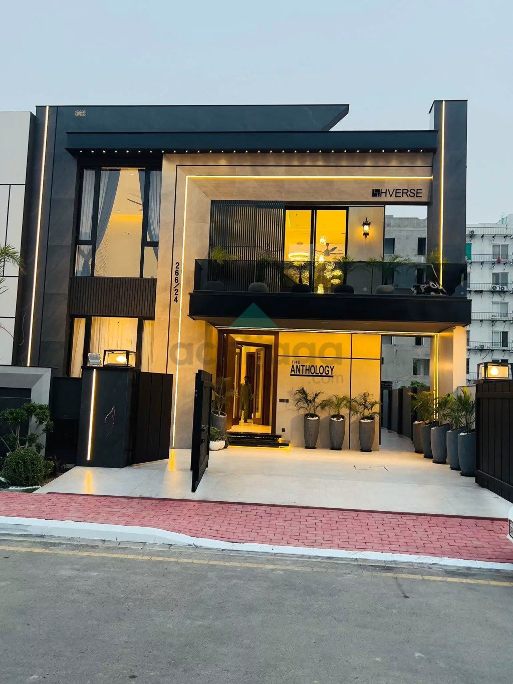 10 Marla ultra Modern Top design House for sale in Bahria Town Lahore