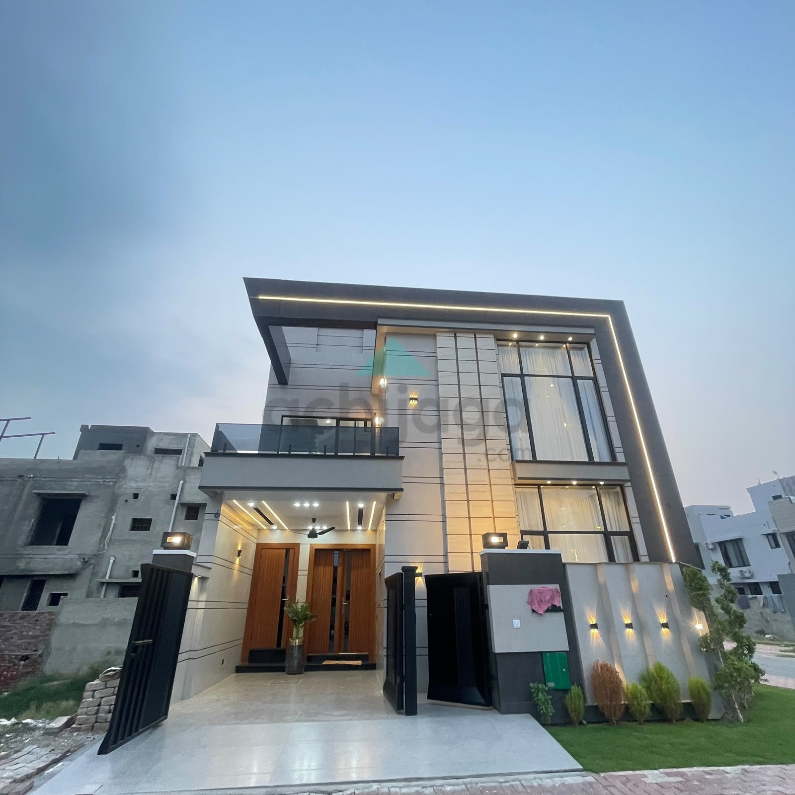6 Marla corner House for sale in Bahria Town Lahore
