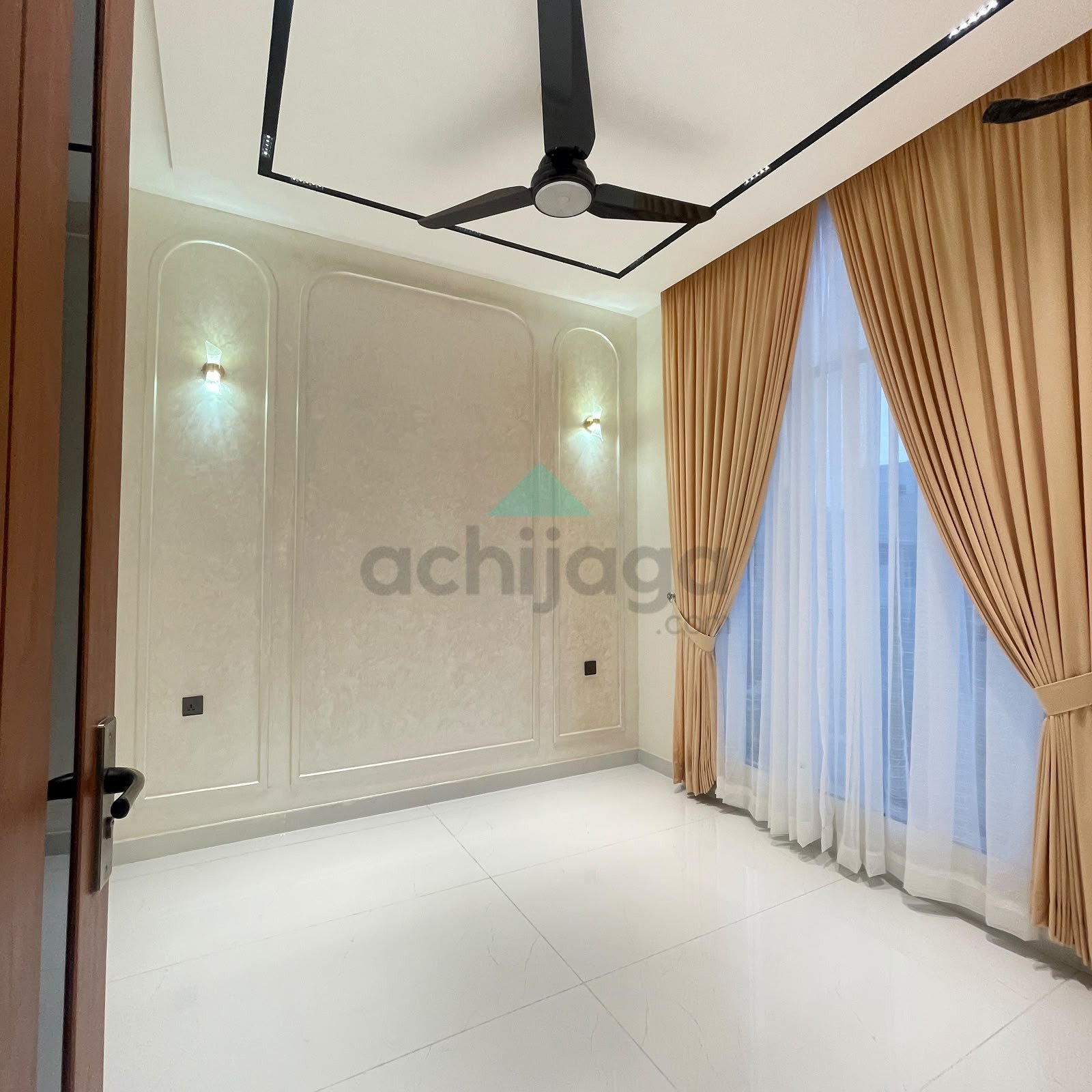 6 Marla corner House for sale in Bahria Town Lahore