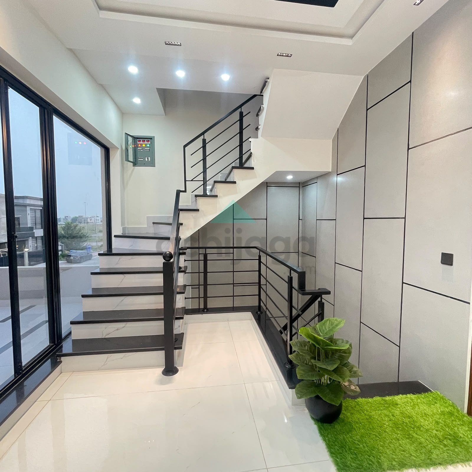 6 Marla corner House for sale in Bahria Town Lahore