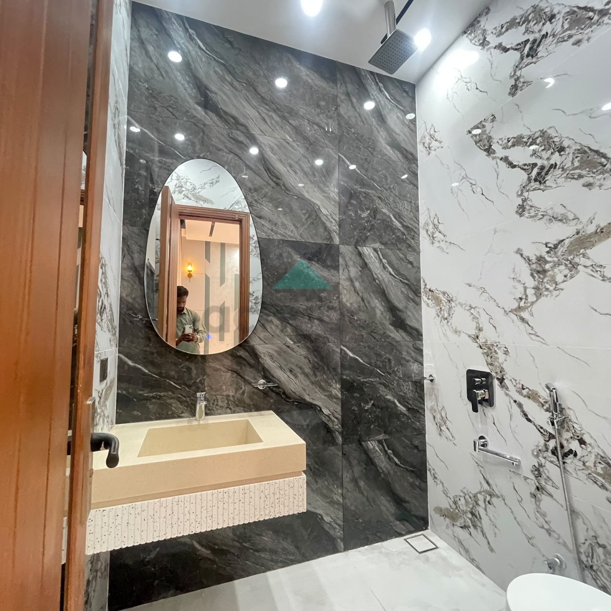 6 Marla corner House for sale in Bahria Town Lahore