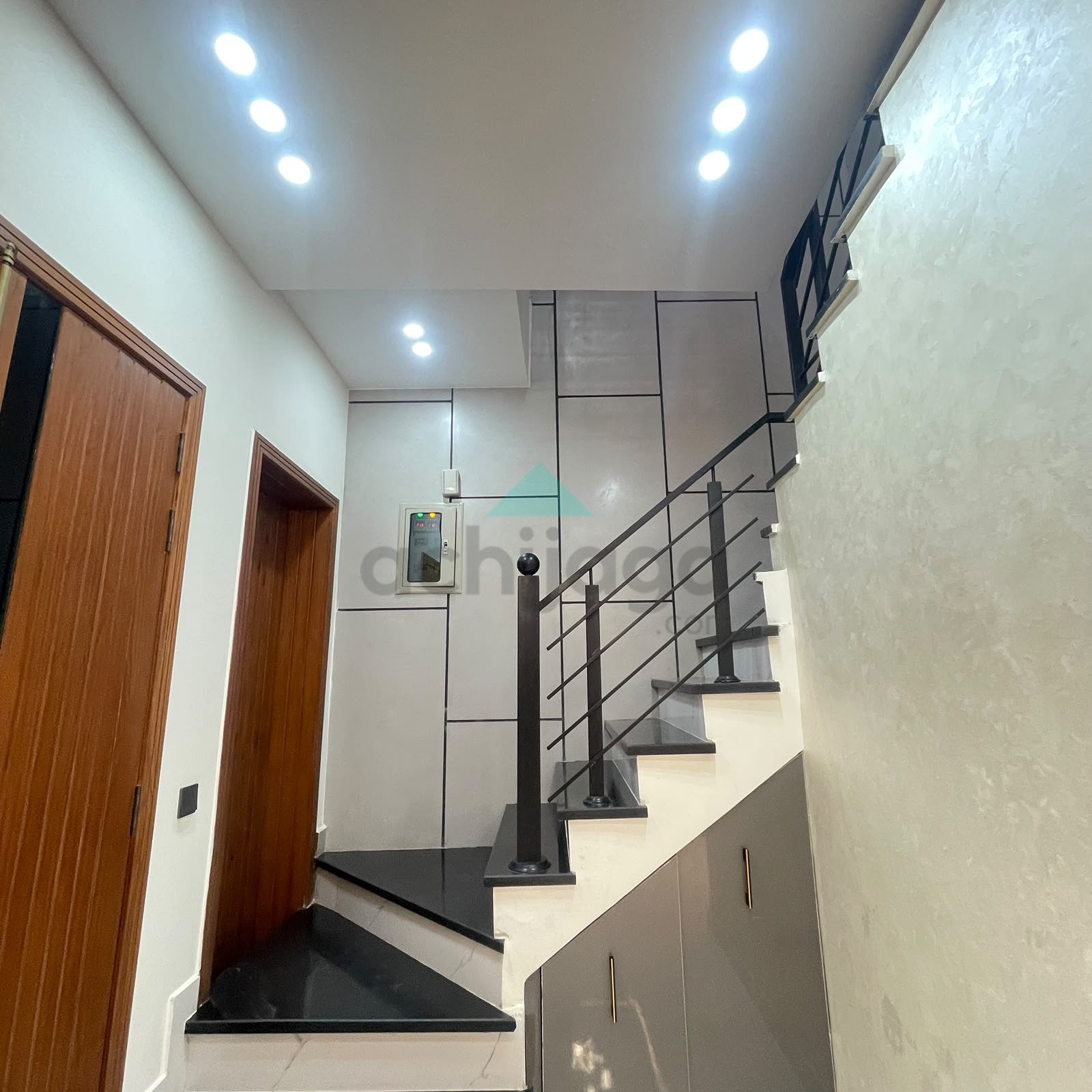 6 Marla corner House for sale in Bahria Town Lahore