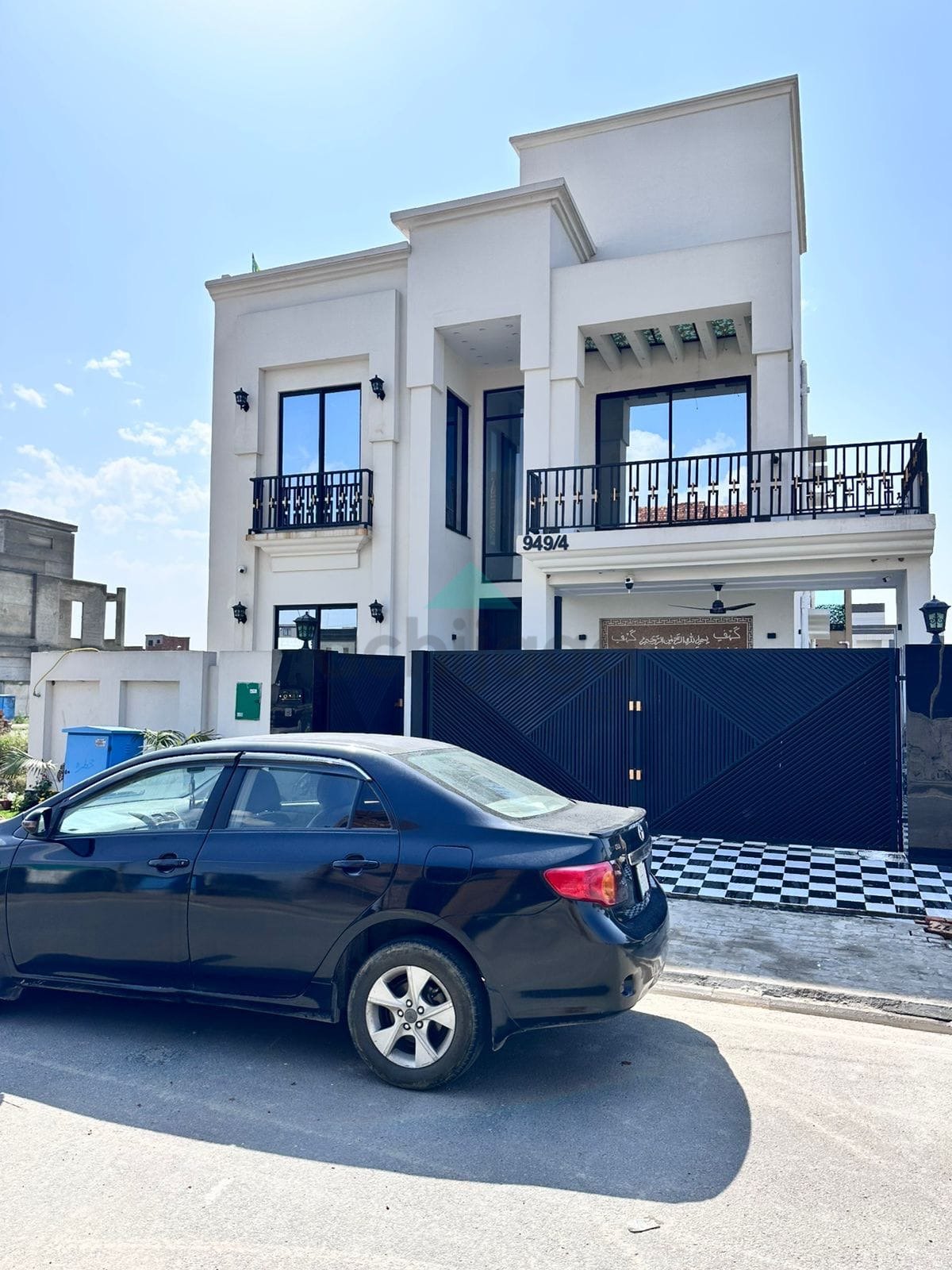 10 Marla like new House for sale in Bahria Town Lahore