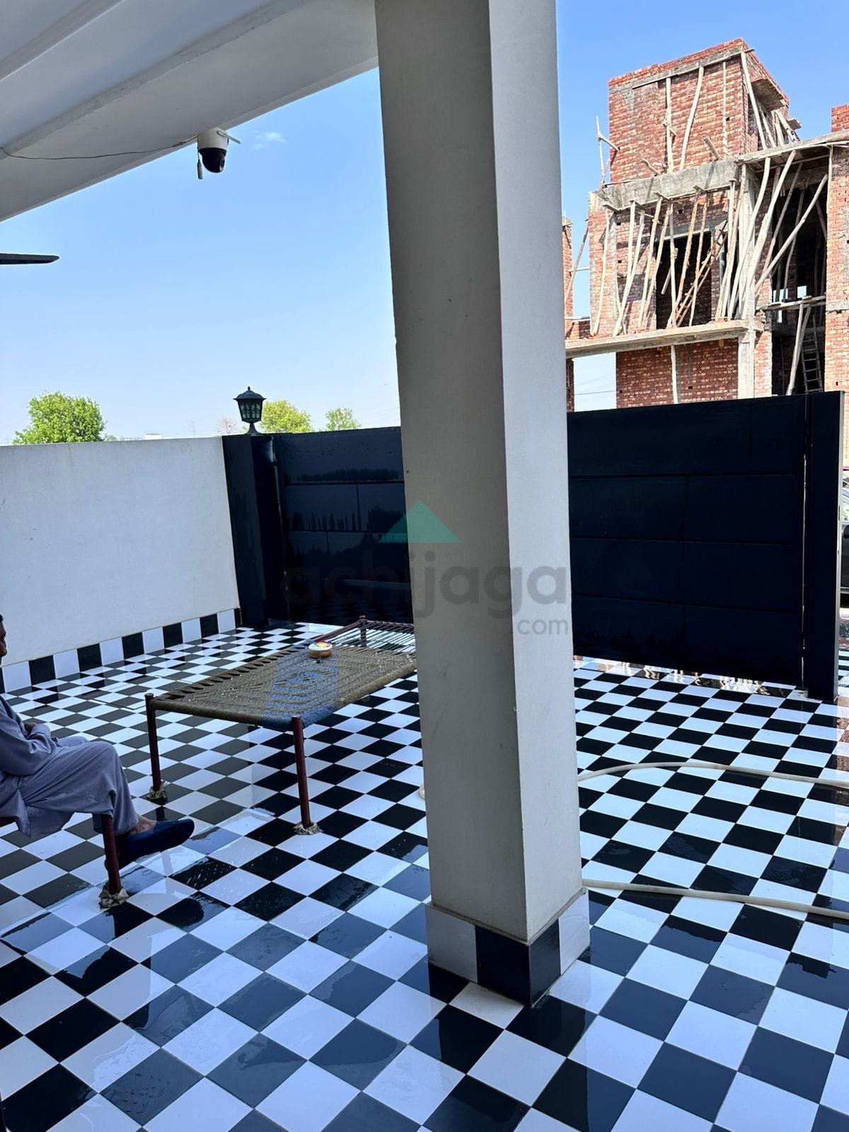 10 Marla like new House for sale in Bahria Town Lahore
