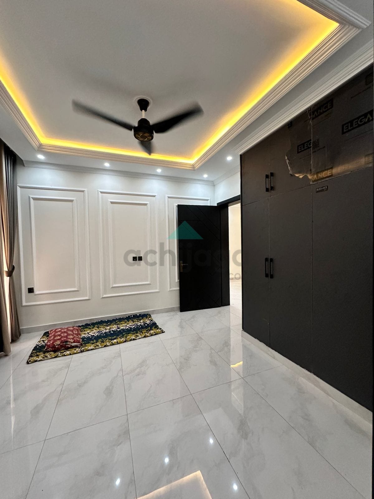 10 Marla like new House for sale in Bahria Town Lahore