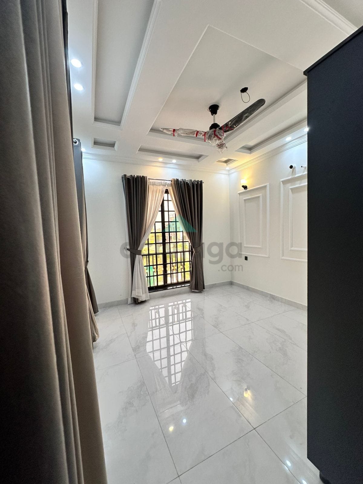 10 Marla like new House for sale in Bahria Town Lahore