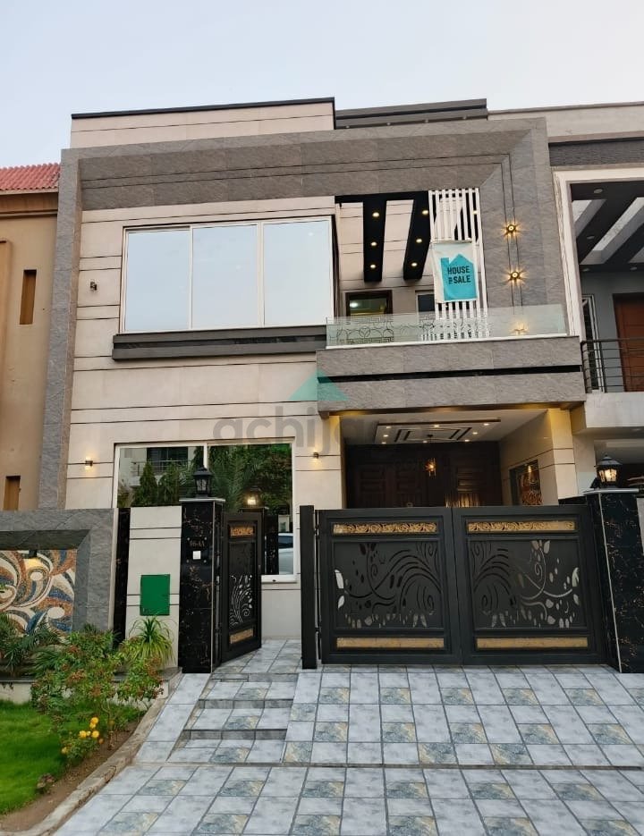 5 Marla Brand New luxurious House for sale in Bahria Town Lahore