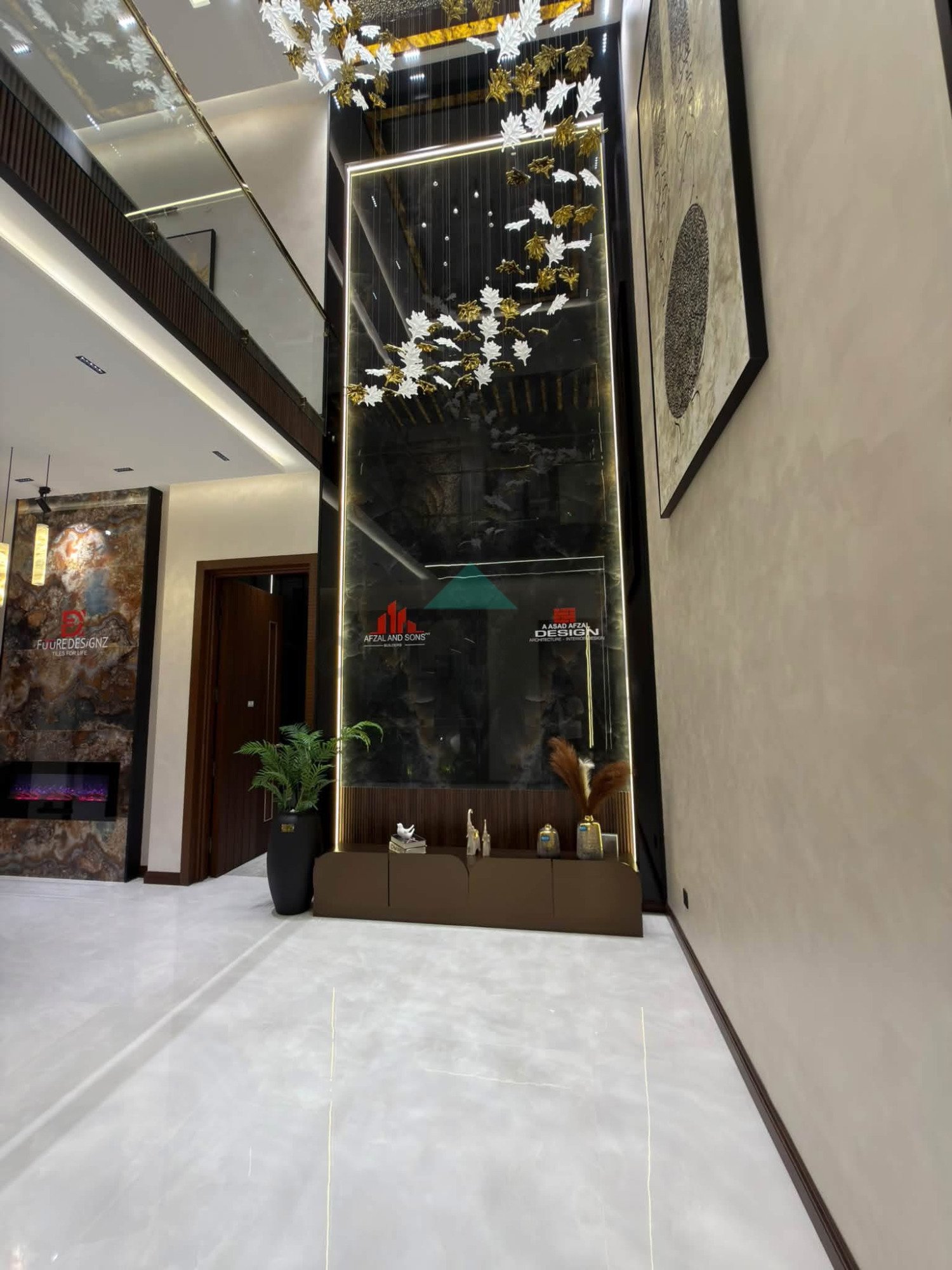 13.5 Marla corner Most beautiful luxurious House for sale In Bahria Town Lahore Hot location