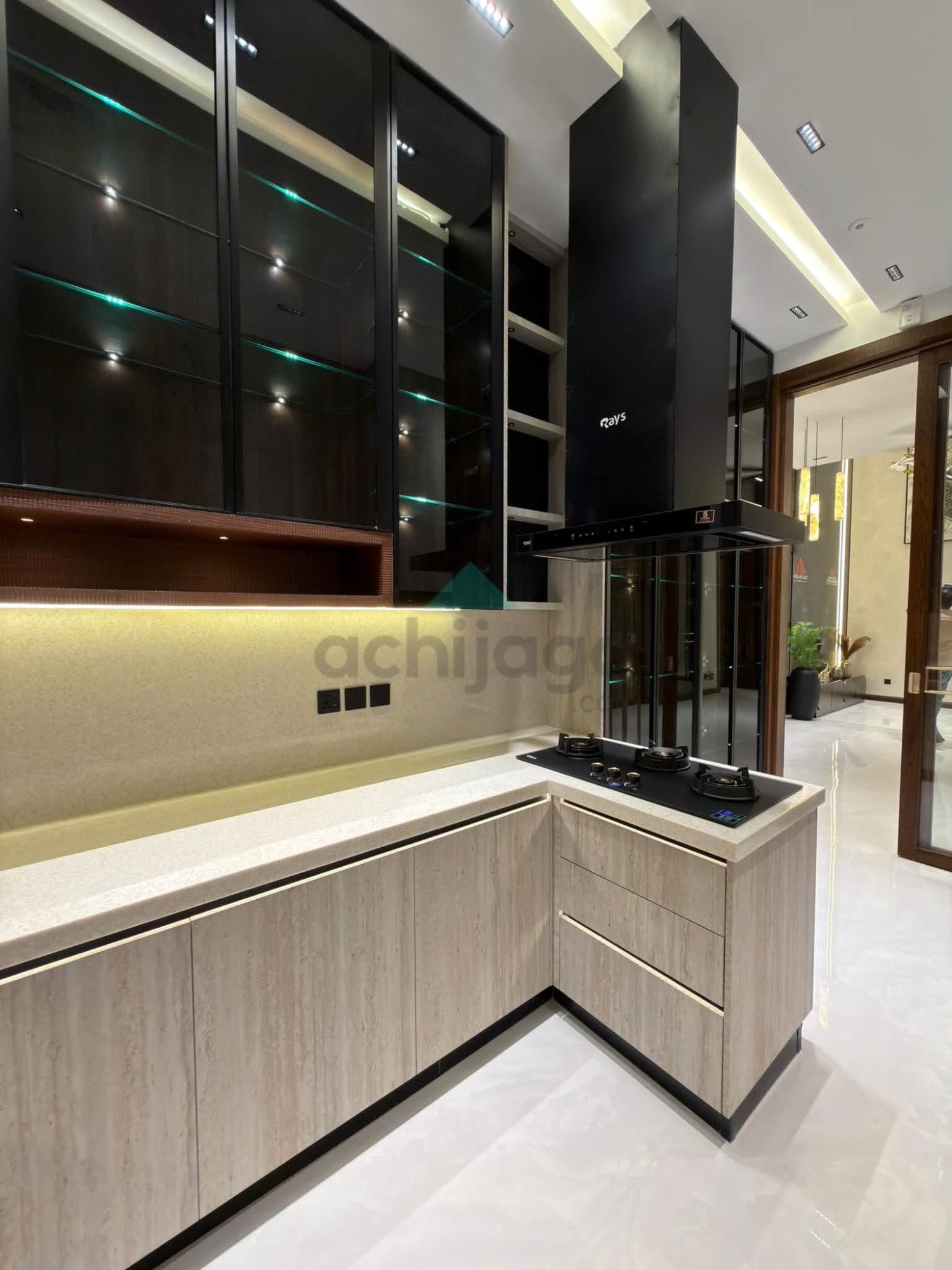 13.5 Marla corner Most beautiful luxurious House for sale In Bahria Town Lahore Hot location