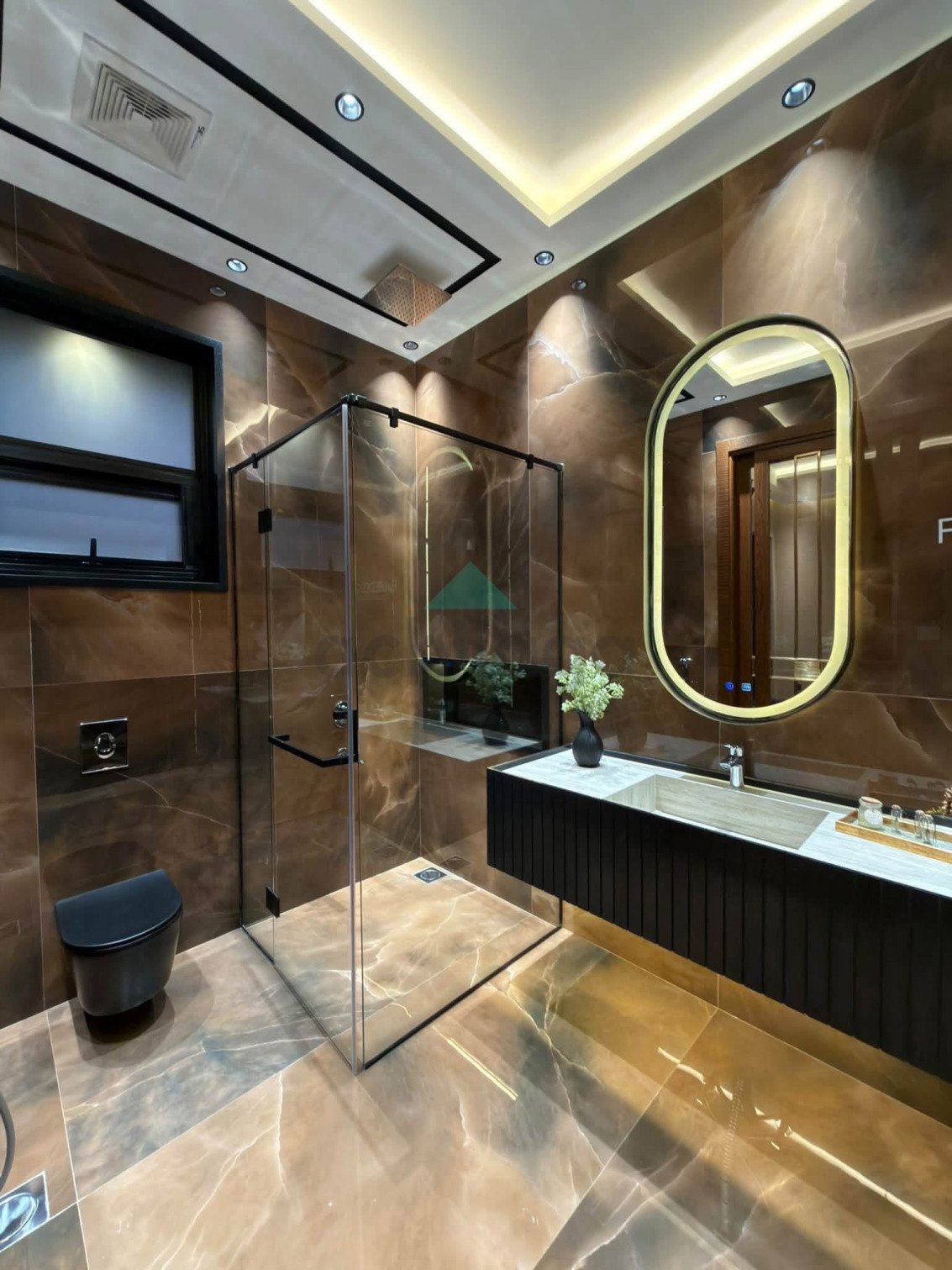 13.5 Marla corner Most beautiful luxurious House for sale In Bahria Town Lahore Hot location