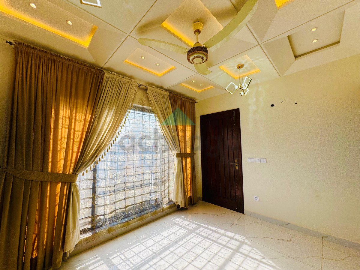 5 Marla ultra Modern design House for sale in Bahria Town Lahore