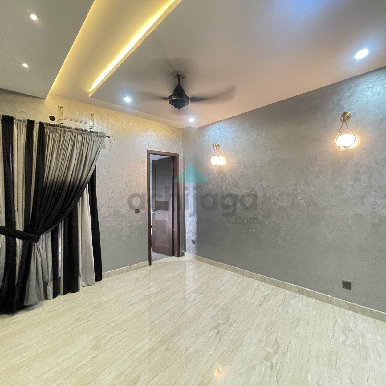 One kanal like New House for sale In Bahria Town Lahore