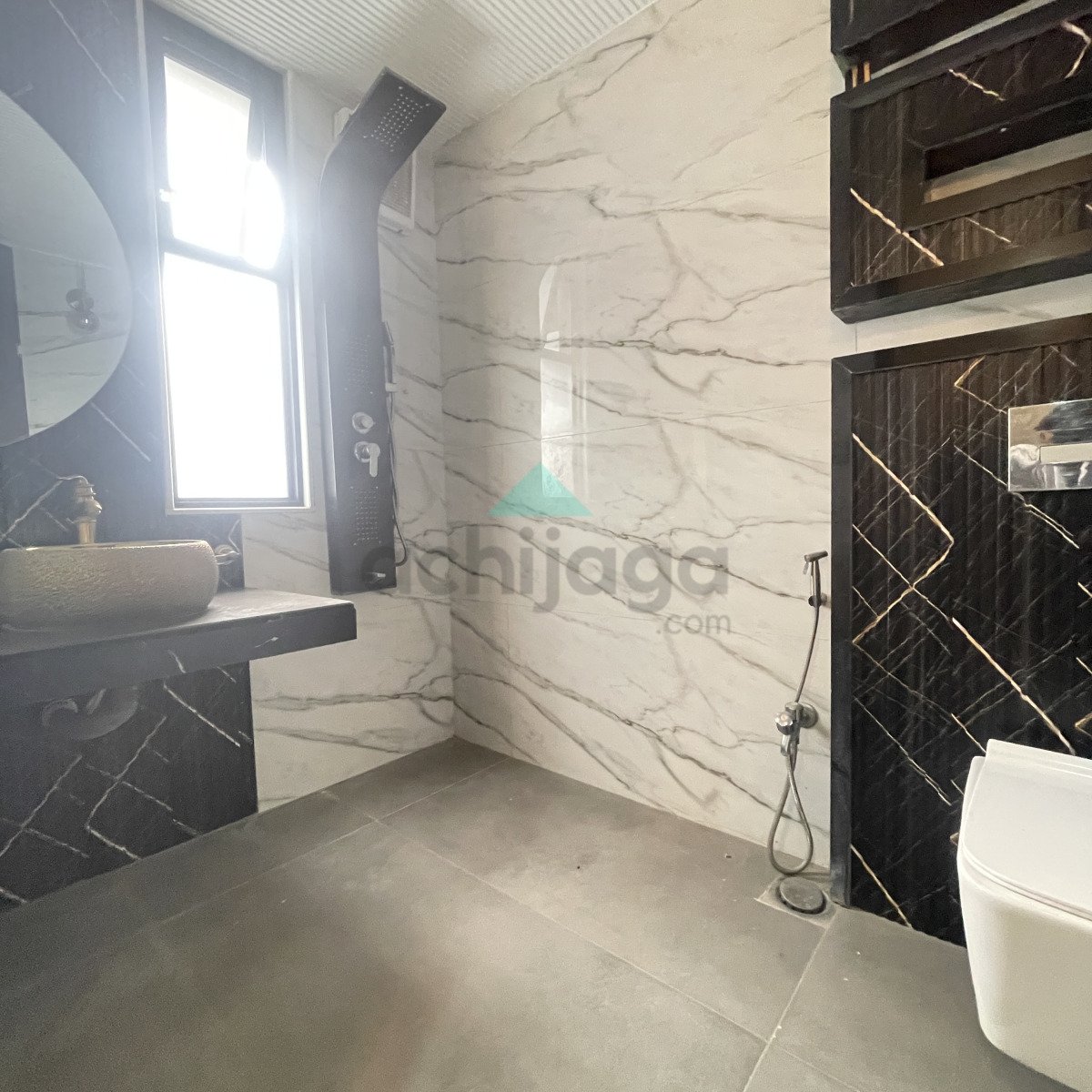 One kanal like New House for sale In Bahria Town Lahore