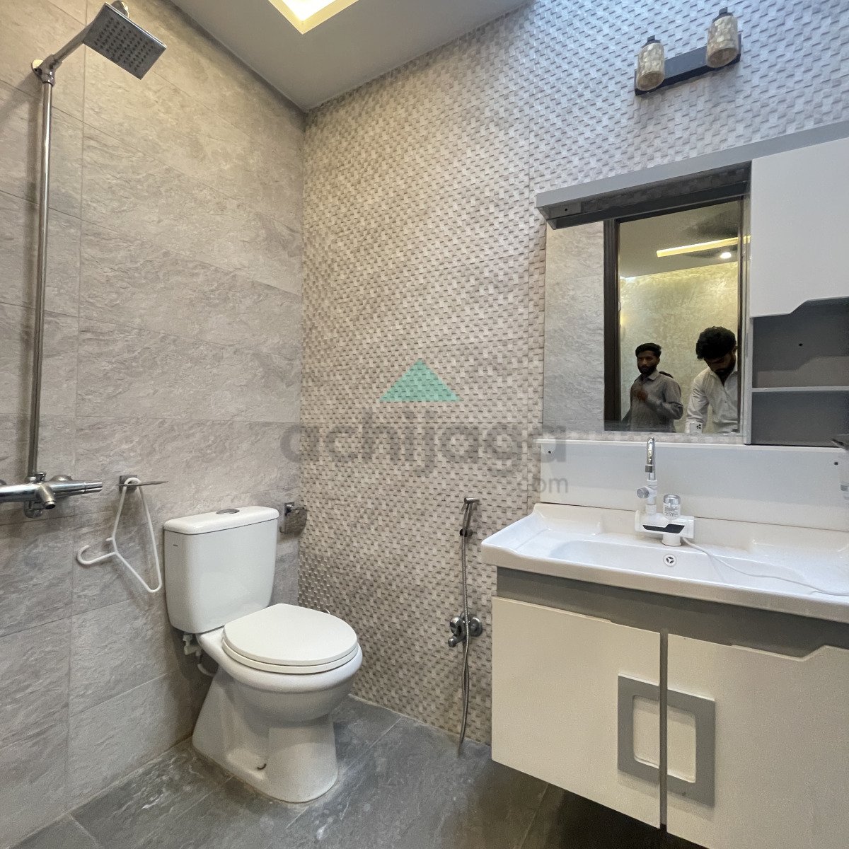 One kanal like New House for sale In Bahria Town Lahore